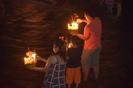 fete des lumieres a Vang Vieng
