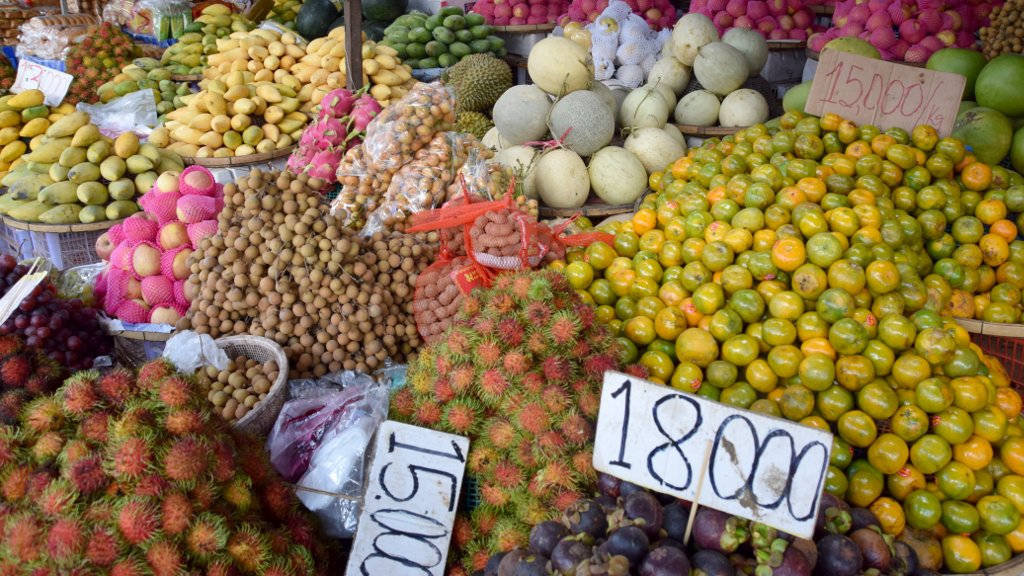 Etalage d'un marché au Laos.